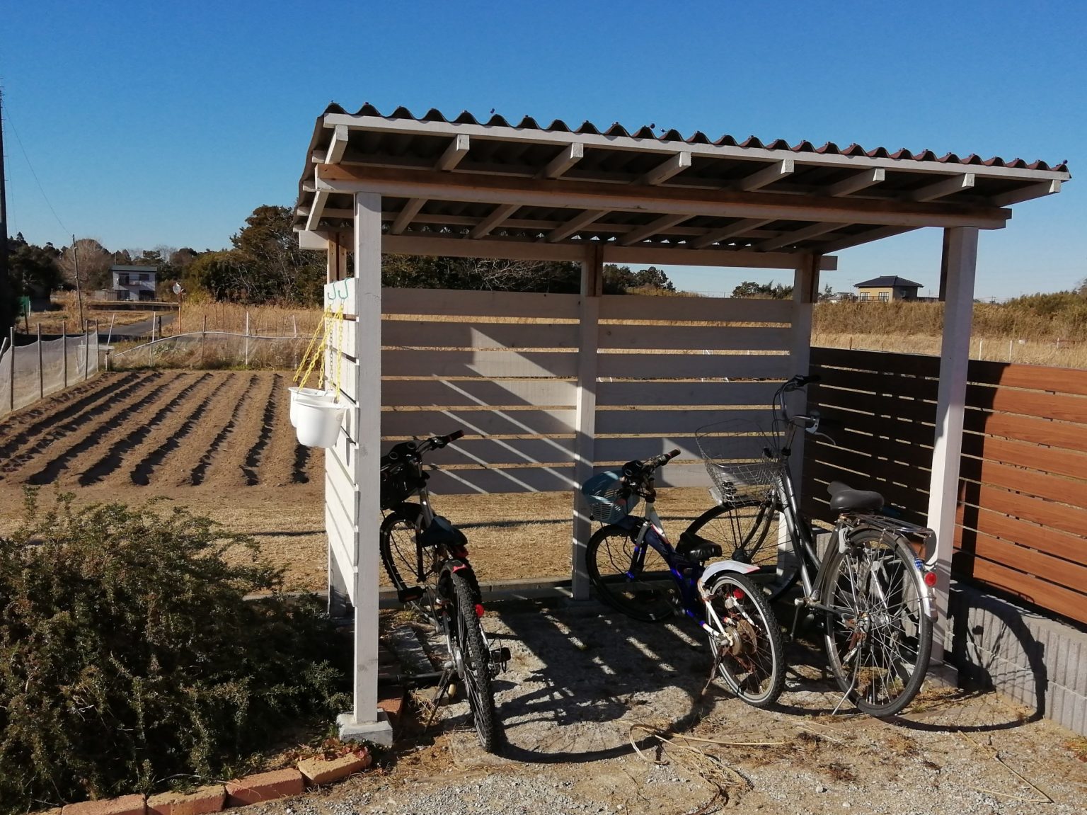 自転車置き場のDIYに挑戦!【木製】オシャレなサイクルポートの作り方